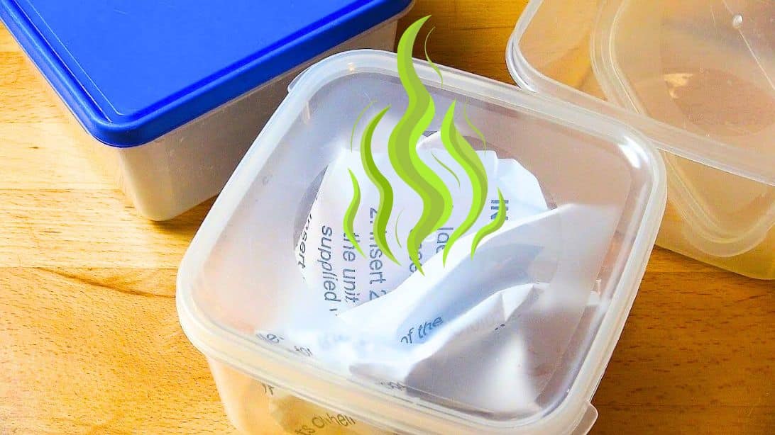 Quick Way to Remove Odors From Plastic Containers | DIY Joy Projects and Crafts Ideas