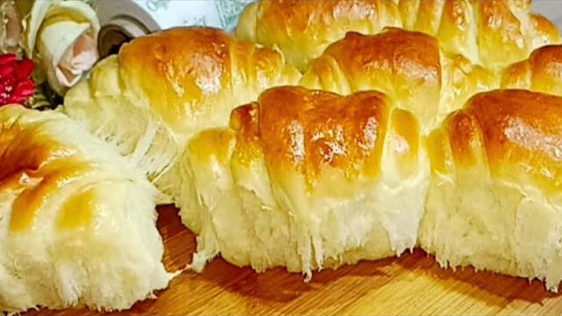 Soft and Fluffy Bread Recipe | DIY Joy Projects and Crafts Ideas