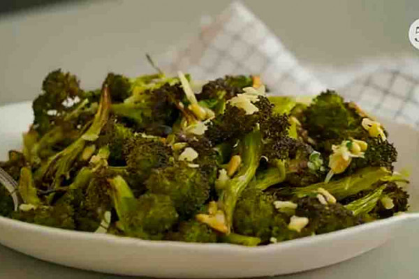 Ina Garten's Parmesan-Roasted Broccoli