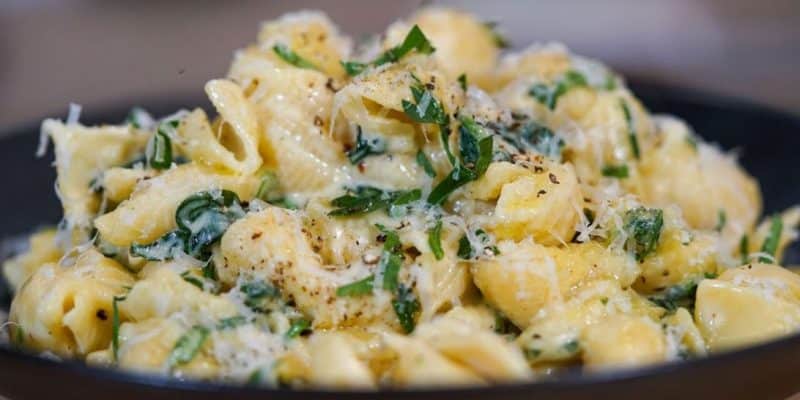 15-Minute Creamy Garlic Pasta | DIY Joy Projects and Crafts Ideas