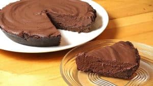 6-Ingredient No-Bake Chocolate Pie