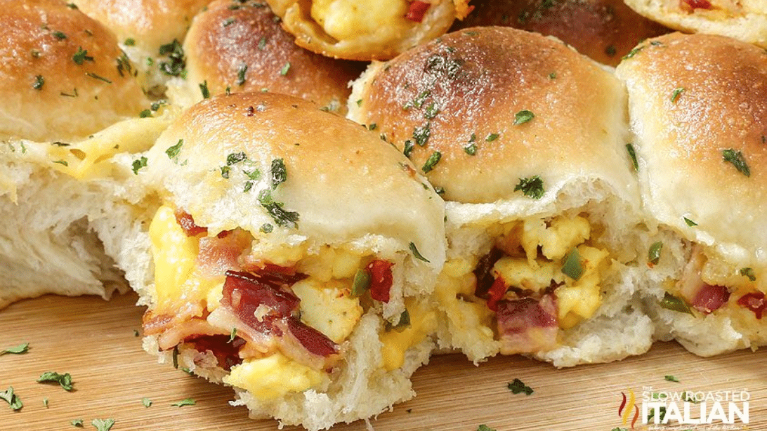 Cheesy Bacon & Egg Breakfast Bombs Recipe | DIY Joy Projects and Crafts Ideas