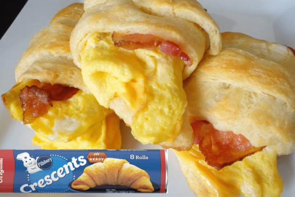 Easy Bacon, Egg, and Cheese Crescent Roll-Ups Recipe