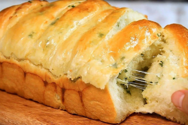 Easy Garlic Bread Recipe