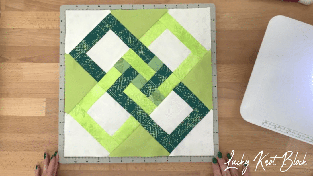 Easy Lucky Knot Quilt Block Tutorial | DIY Joy Projects and Crafts Ideas