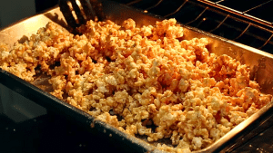 How to Make Delicious Caramel Corn