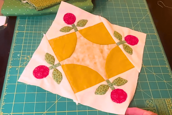 How to Make Pretty Posies Quilt Block