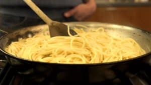 How to Quickly Cook Pasta in a Frying Pan