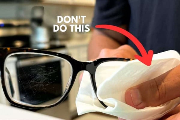 The Right Way to Clean Your Glasses