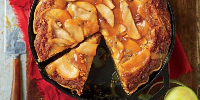 Caramel Apple Blondie Pie | DIY Joy Projects and Crafts Ideas