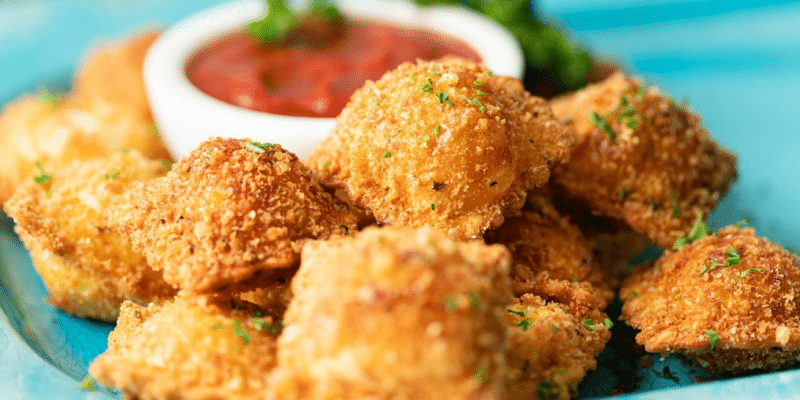 Easy Crispy Fried Ravioli Recipe | DIY Joy Projects and Crafts Ideas