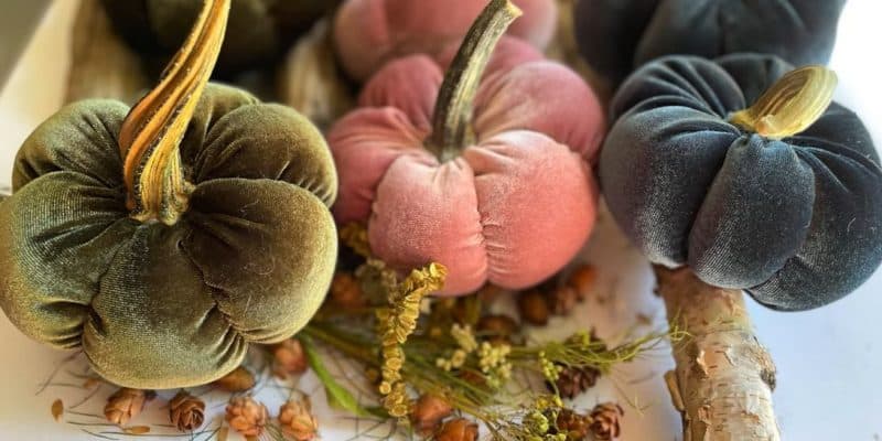 How to Make Velvet Pumpkins | DIY Joy Projects and Crafts Ideas