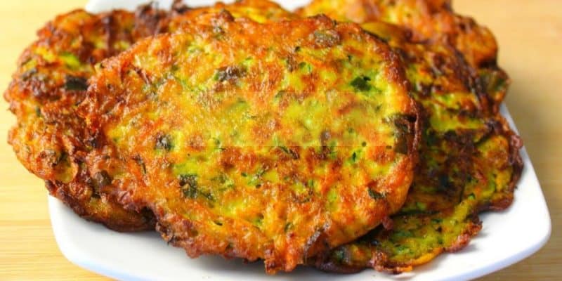 Crispy Healthy Zucchini Fritters | DIY Joy Projects and Crafts Ideas