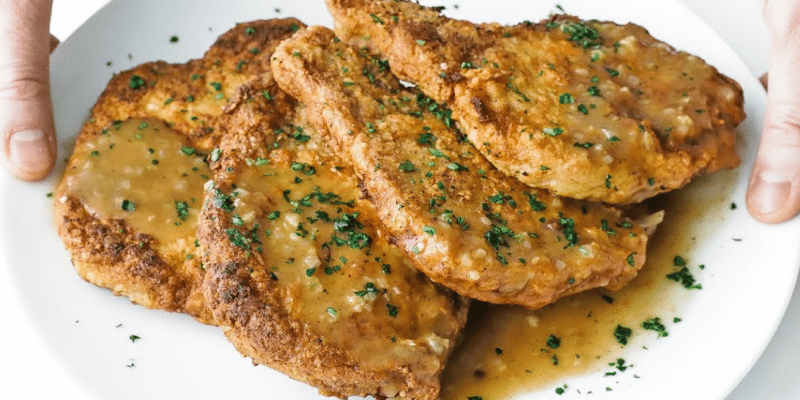 Southern Pan-Fried Pork Chops with Gravy Recipe | DIY Joy Projects and Crafts Ideas