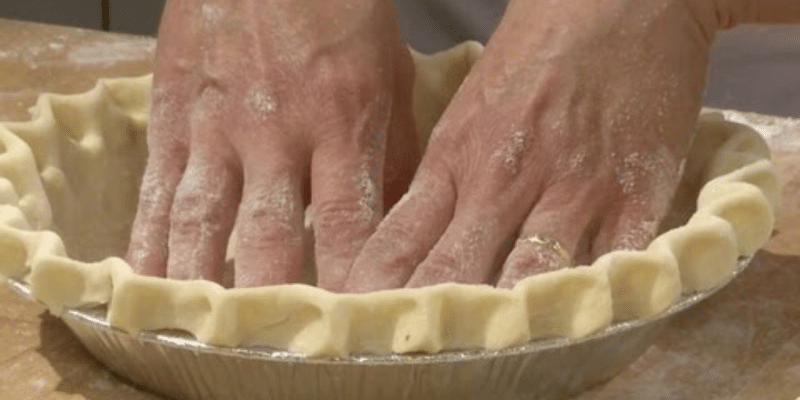 The Secret to Making the Perfect Pie Crust | DIY Joy Projects and Crafts Ideas