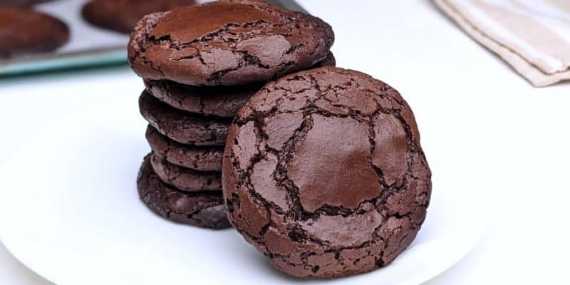 3-Ingredient Chocolate Cookies | DIY Joy Projects and Crafts Ideas