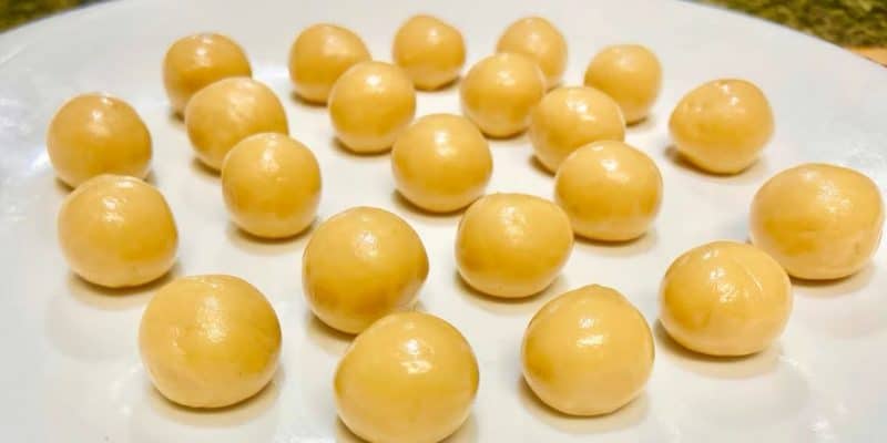 3-Ingredient Milk Candy Balls | DIY Joy Projects and Crafts Ideas