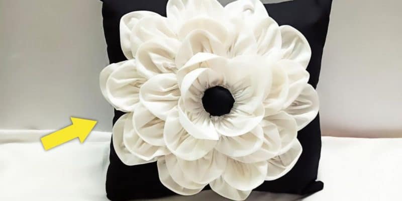 DIY Flower Pillow Cover | DIY Joy Projects and Crafts Ideas