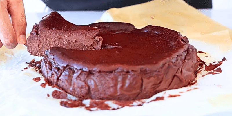 Easy Chocolate Basque Cheesecake Recipe | DIY Joy Projects and Crafts Ideas