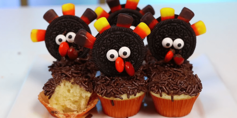 Easy Chocolate Turkey Cupcake Recipe | DIY Joy Projects and Crafts Ideas