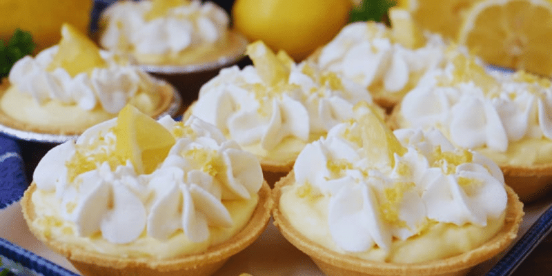 Easy Mini Lemonade Cream Cheese Pies | DIY Joy Projects and Crafts Ideas