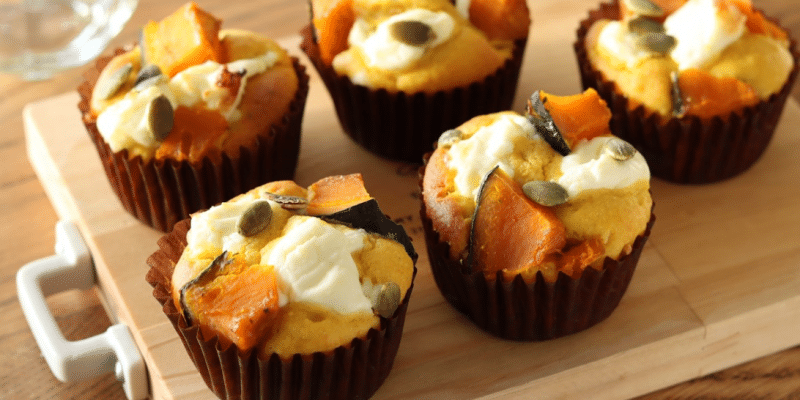 Easy Pumpkin Cream Cheese Muffins | DIY Joy Projects and Crafts Ideas