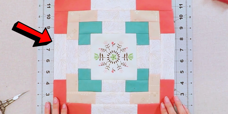 Iris Quilt Block w/ a Fussy Cut Center | DIY Joy Projects and Crafts Ideas