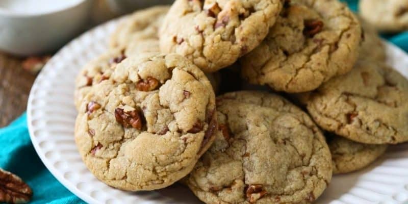 Soft Butter Pecan Cookies | DIY Joy Projects and Crafts Ideas