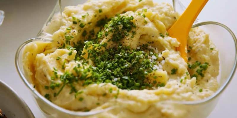 Creamy Buttermilk Mashed Potatoes | DIY Joy Projects and Crafts Ideas