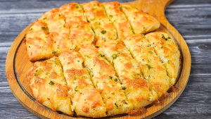 Easy Cheese-Stuffed Garlic Bread Recipe