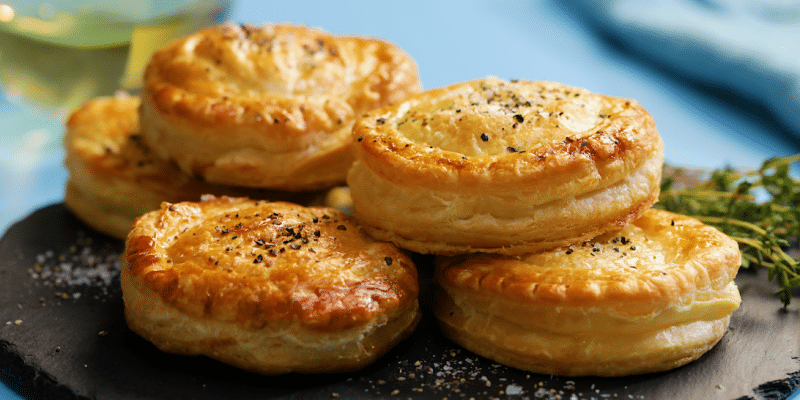 Easy Chicken Pot Pie Biscuits | DIY Joy Projects and Crafts Ideas