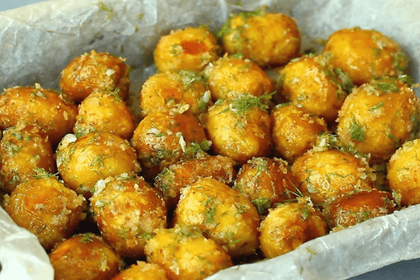 Easy Crispy Garlic Butter Potatoes