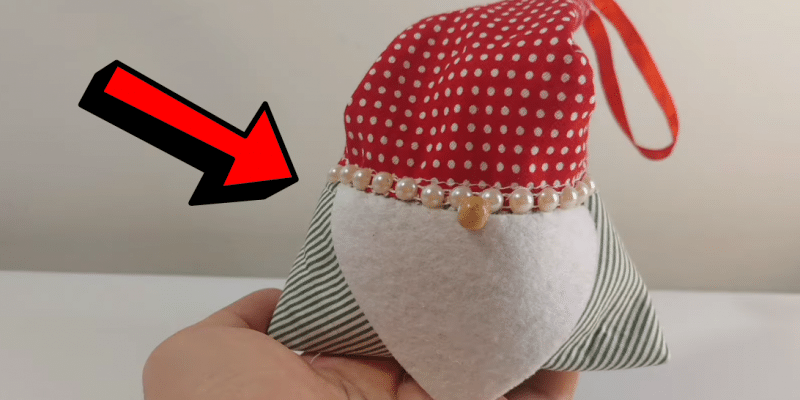 Easy Fabric Santa Ornament/Pincushion | DIY Joy Projects and Crafts Ideas