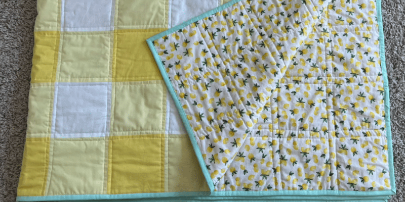 Easy Gingham Baby Quilt Tutorial | DIY Joy Projects and Crafts Ideas