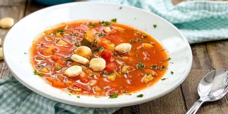 Grandma’s Manhattan Clam Chowder | DIY Joy Projects and Crafts Ideas