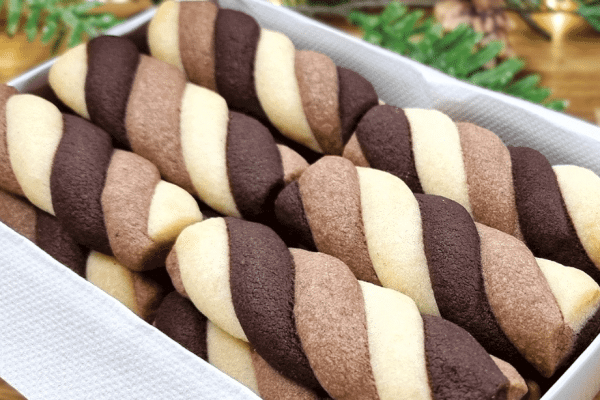 How to Make Christmas Butter Cookies