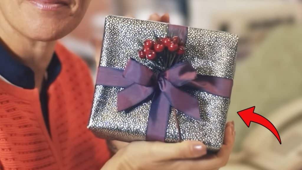 How to Tie a Ribbon Around a Gift Box