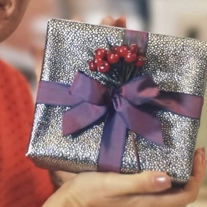 how to tie ribbon around multiple boxes