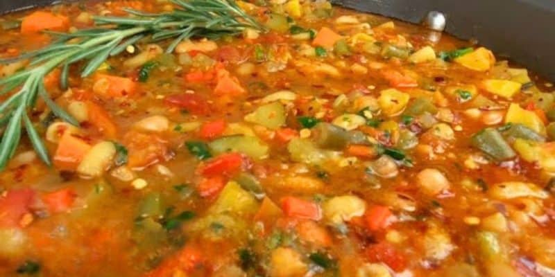 Italian Minestrone Soup | DIY Joy Projects and Crafts Ideas