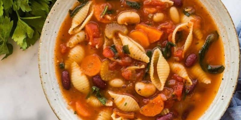 One-Pot Minestrone Soup | DIY Joy Projects and Crafts Ideas