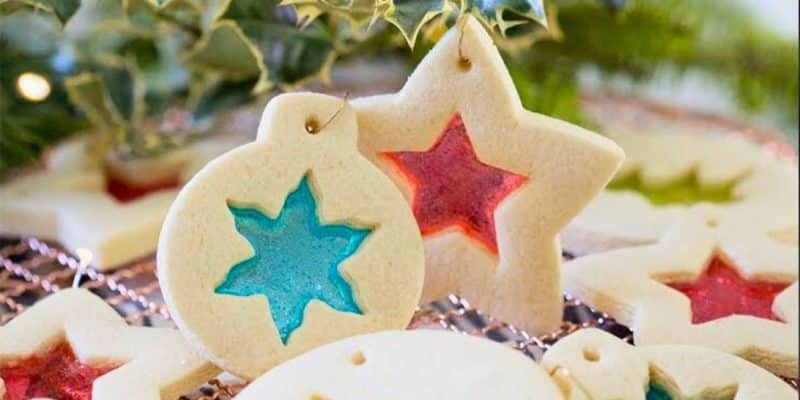 Stained Glass Christmas Cookies | DIY Joy Projects and Crafts Ideas