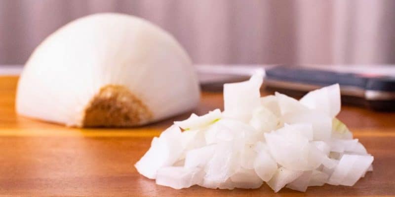 Best Way to Cut Onions Without Crying | DIY Joy Projects and Crafts Ideas