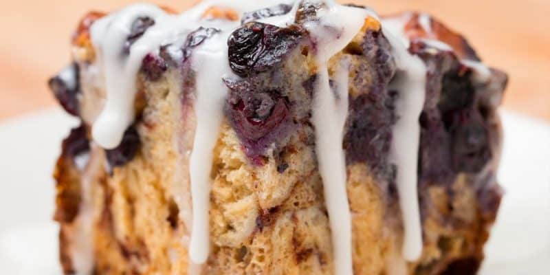 Blueberry Cinnamon Roll Bake | DIY Joy Projects and Crafts Ideas