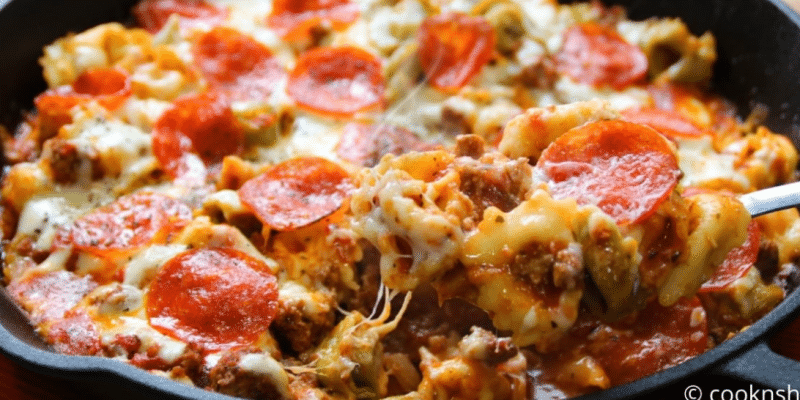 Easy Cheesy Ground Beef Tortellini Pizza Bake | DIY Joy Projects and Crafts Ideas