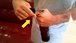 How to Open a Beer Bottle With a Car Key