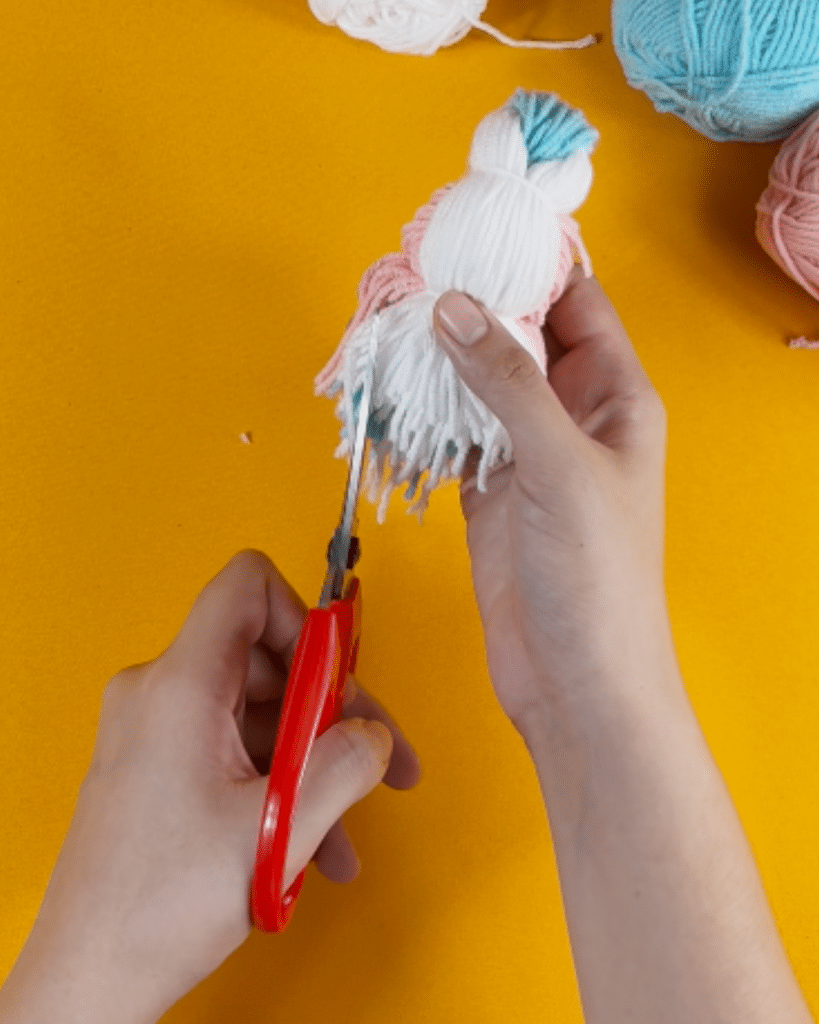 Quick DIY Bird with Yarn
