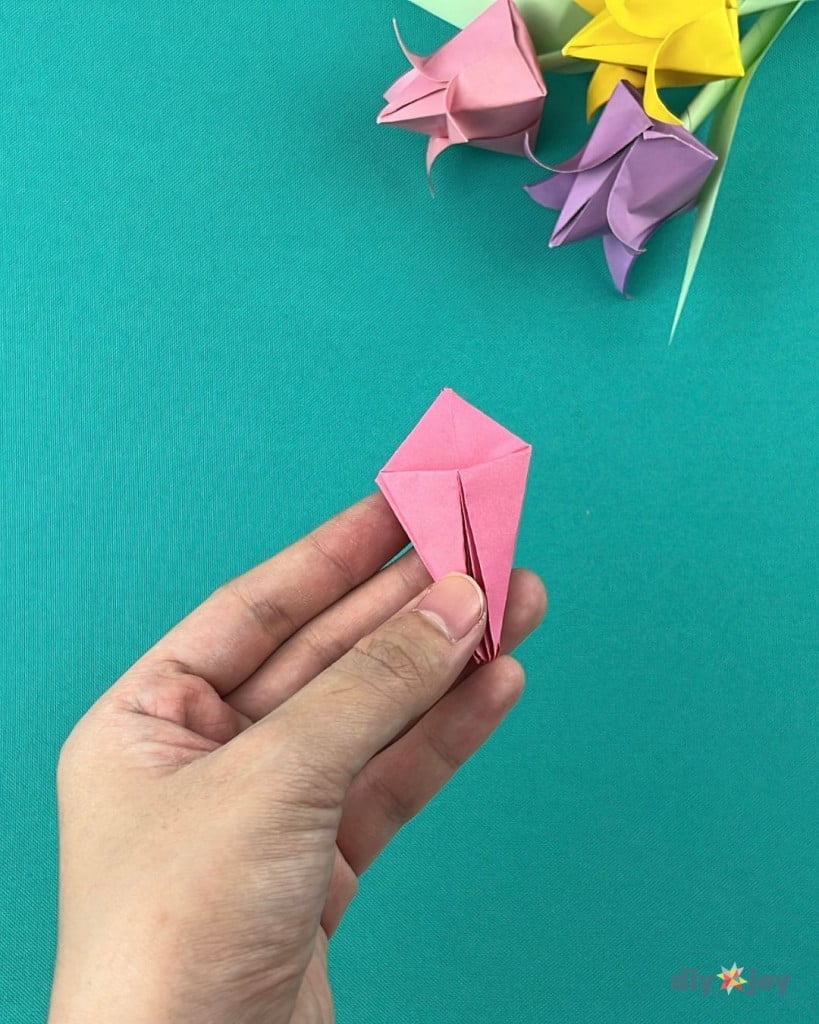 how to fold paper into a flower