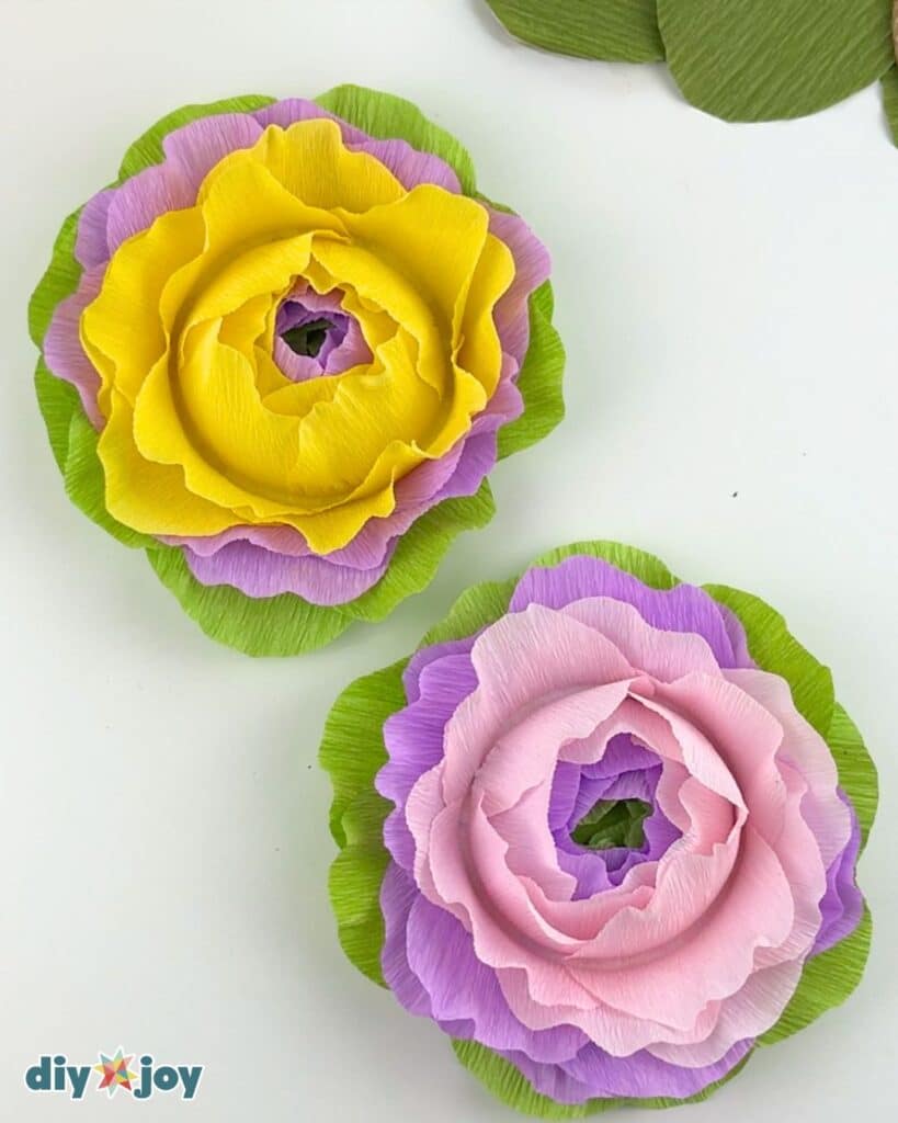 DIY flowers using crepe paper