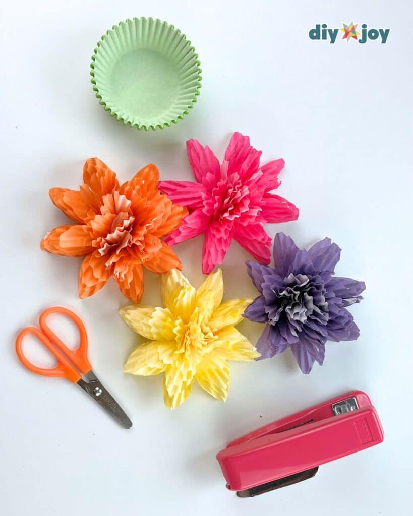 how to make a paper flower with a cupcake liner