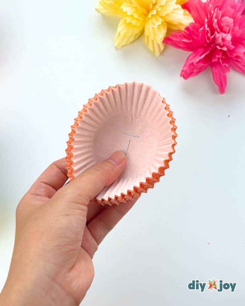 how to make flowers with cupcake liners